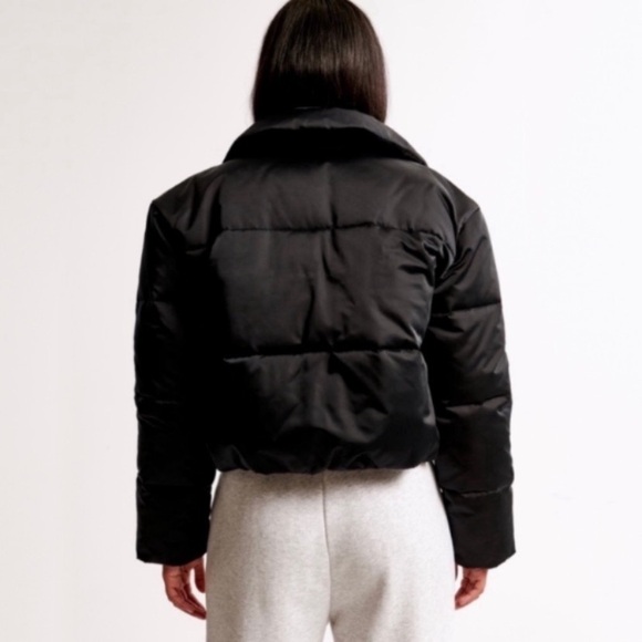 short satin puffer coat - Picture 5 of 13